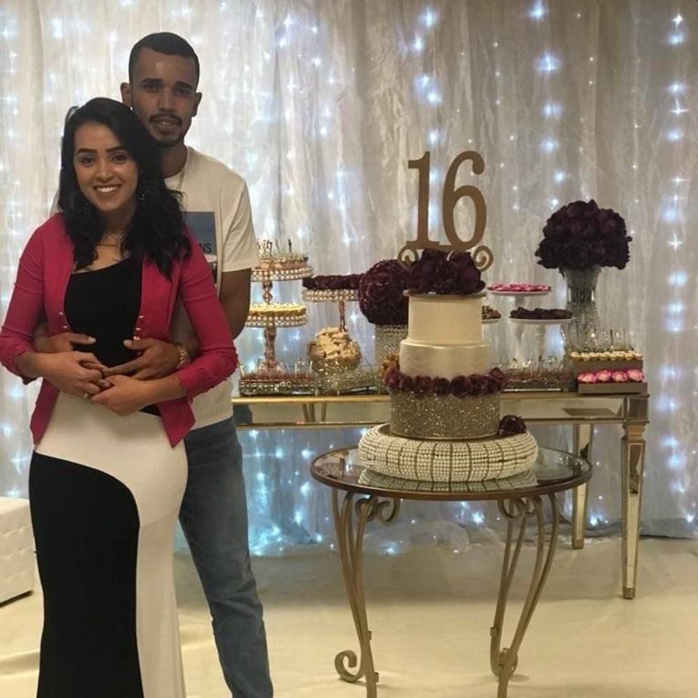 Meet your Posher, Larissa pereira